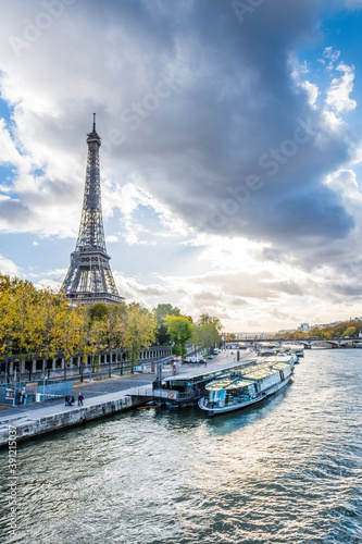  View on Eiffel Tower with seine river  Paris  France