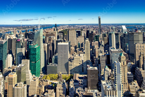 Quadro su tela NEW YORK CITY - OCTOBER 2015: Aerial view of Midtown Manhattan on a beautiful au