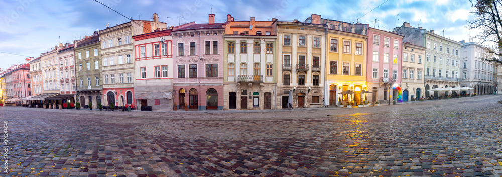 Fototapeta premium Lviv. Panorama of the town hall square.