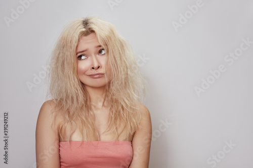 фотографія Beautiful woman with messed up hair