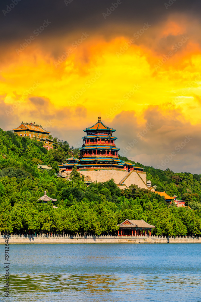 Obraz premium Imperial Summer Palace in Beijing at sunset,China.