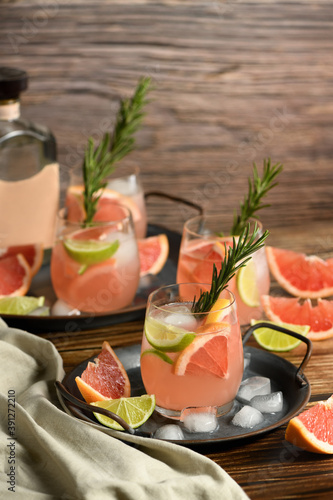 Fresh lime and rosemary combined with fresh grapefruit juice and tequila are the perfect way to get the most out of these amazing products. photo