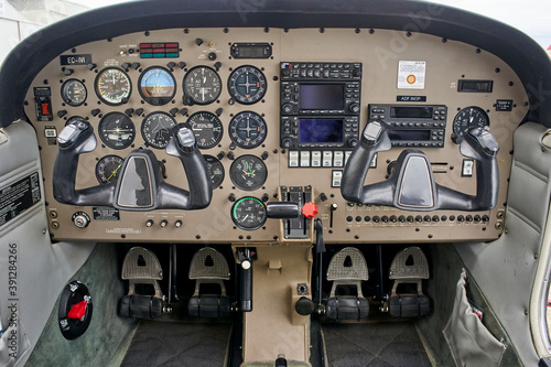 Obraz na plátně Detail of the cockpit of the old plane