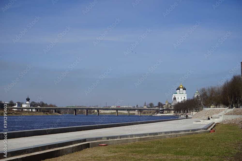 Fototapeta premium Olginsky bridge in Pskov. Spring . Russia