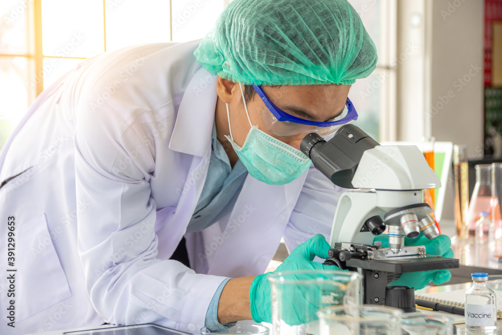 Doctors in the lab produce drugs and vaccines to prevent and treat diseases including COVID-19, influenza, cancer. Lab experiments, vaccine inventions, infection testing Doctors in the lab produce drugs and vaccines to prevent and treat diseases including COVID-19, influenza, cancer. Lab experiments, vaccine inventions, infection testing