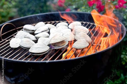 Grilled clams with lemon cayenne butter