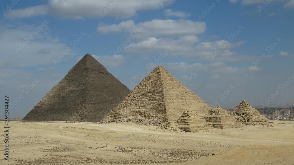 Giza pyramids landscape. historical egypt pyramids.