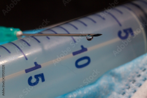 Vacuna e inyección contra la Covid-19