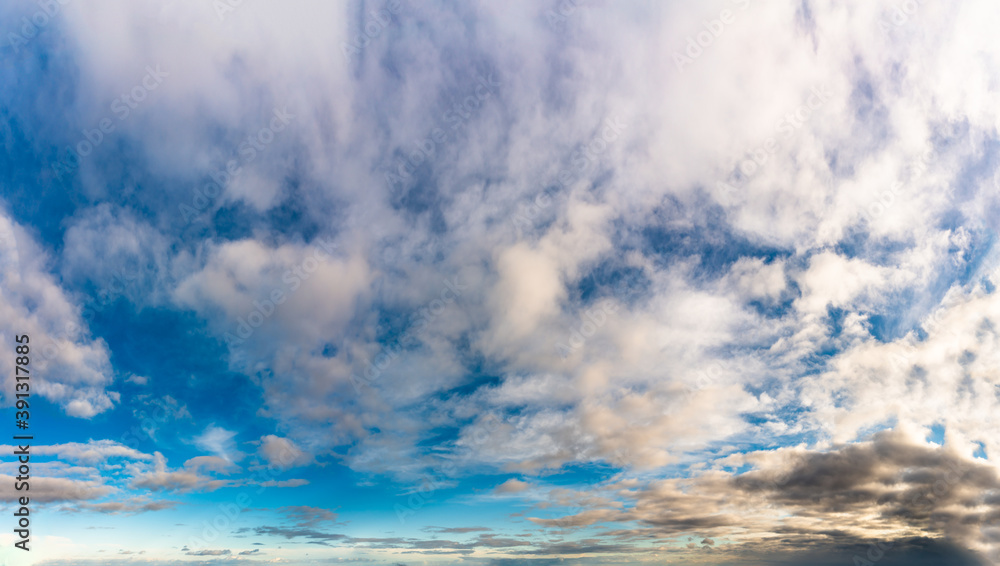 Obraz premium Fantastic soft clouds at sunrise, natural composition