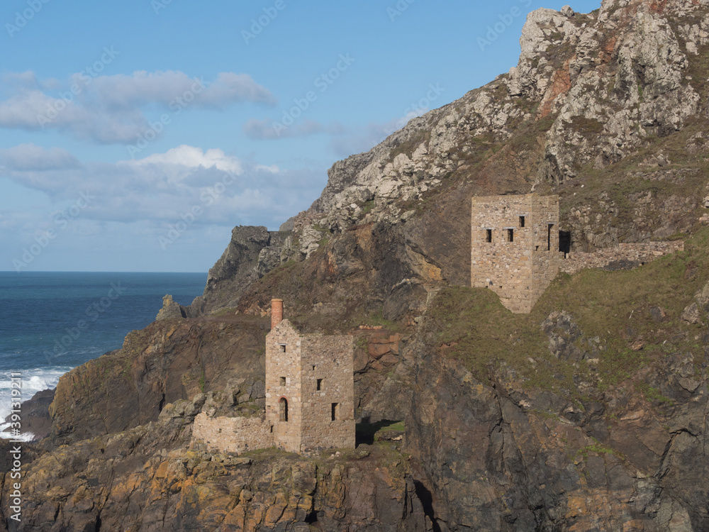Fototapeta premium Abandoned Tin mine engine houses at Botallack.Used in filming of Poldark