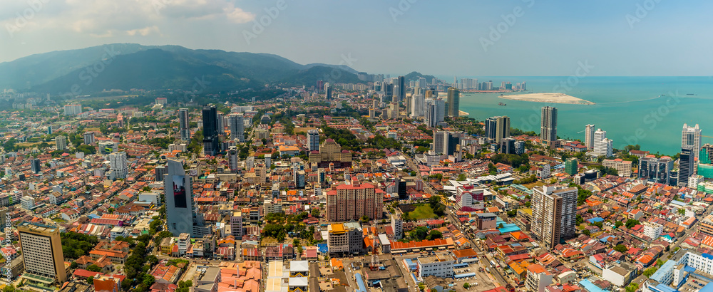 Obraz George Town z góry patrząc na północ na wyspę Penang, Malezja, Azja