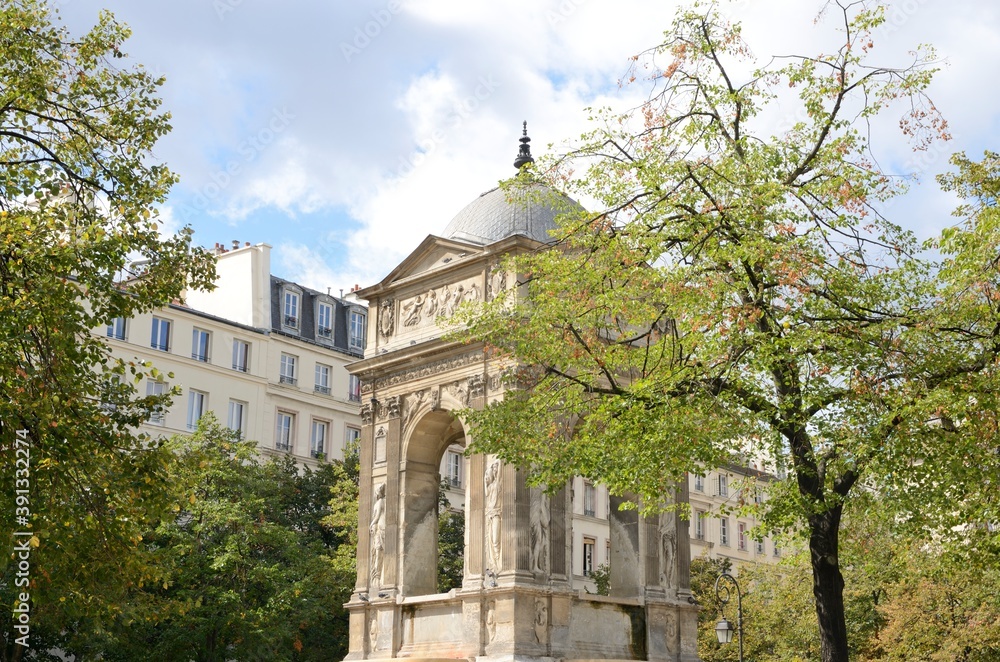 Fototapeta premium Innocents Fountain in Paris