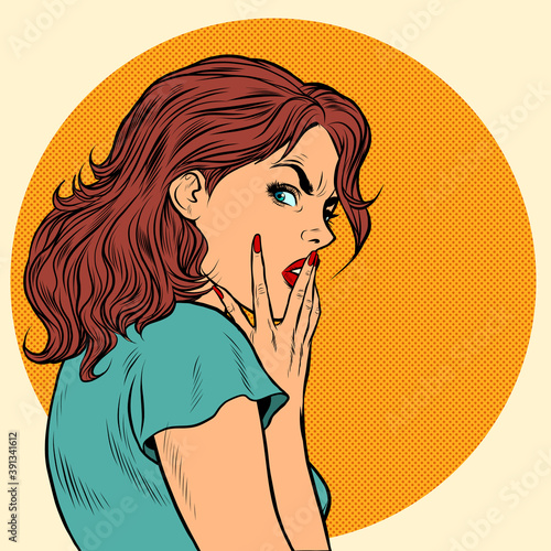 The alarmed woman, face look