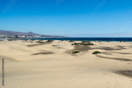 Sanddünen und Strand von Maspalomas auf den Kanarischen Inseln