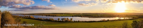 Großes Panorama des Süßen See in Sachsen-Anhalt mit umliegender Landschaft und Ortschaften