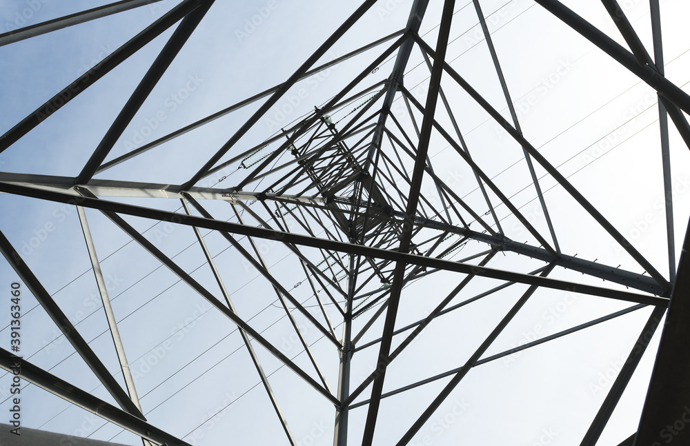Obraz premium Directly Below Of Electricity Pylon Against Sky 