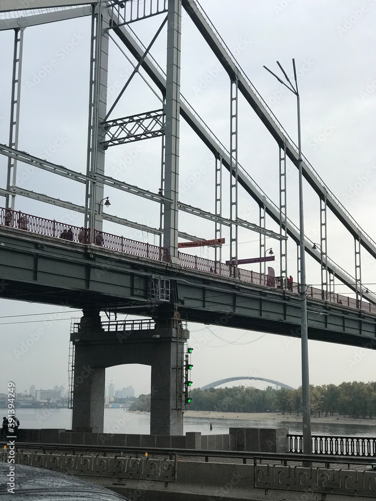 Obraz premium bridge in the city