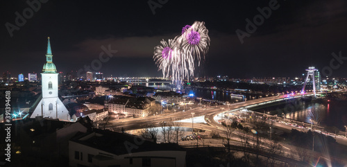 Obraz na płótnie New Year Celebration. Fireworks on Danube River in Bratislava, Slovakia. w salonie