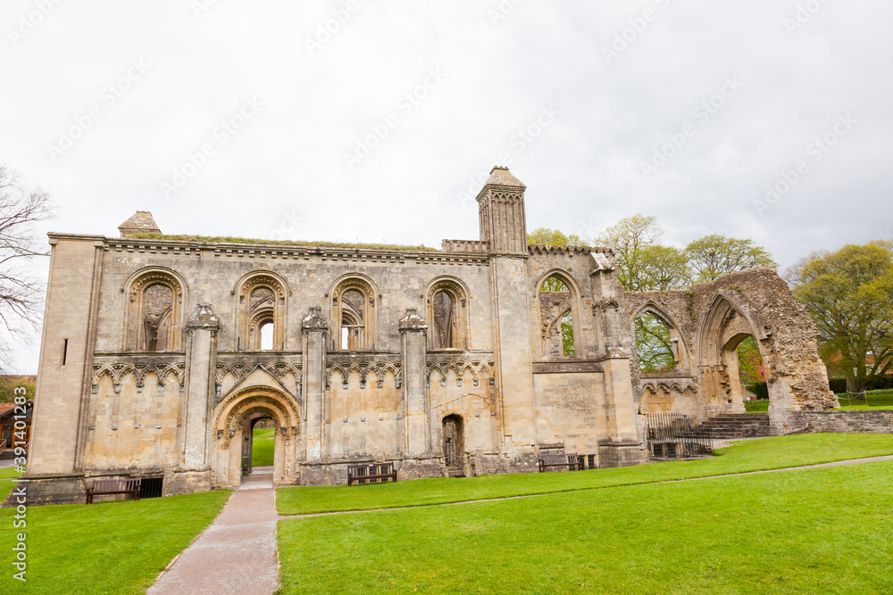glastonbury abbey in uk