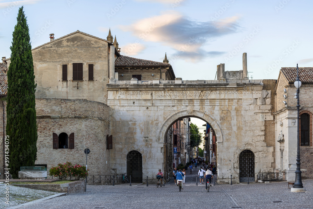 Le centre historique de la ville de Fano en Italie, région des Marches