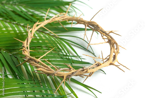 Valokuva Crown of Throns on a Bed of Palm Branches
