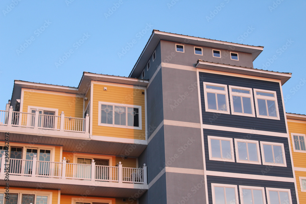 Fototapeta premium Yellow and Gray Beach Houses