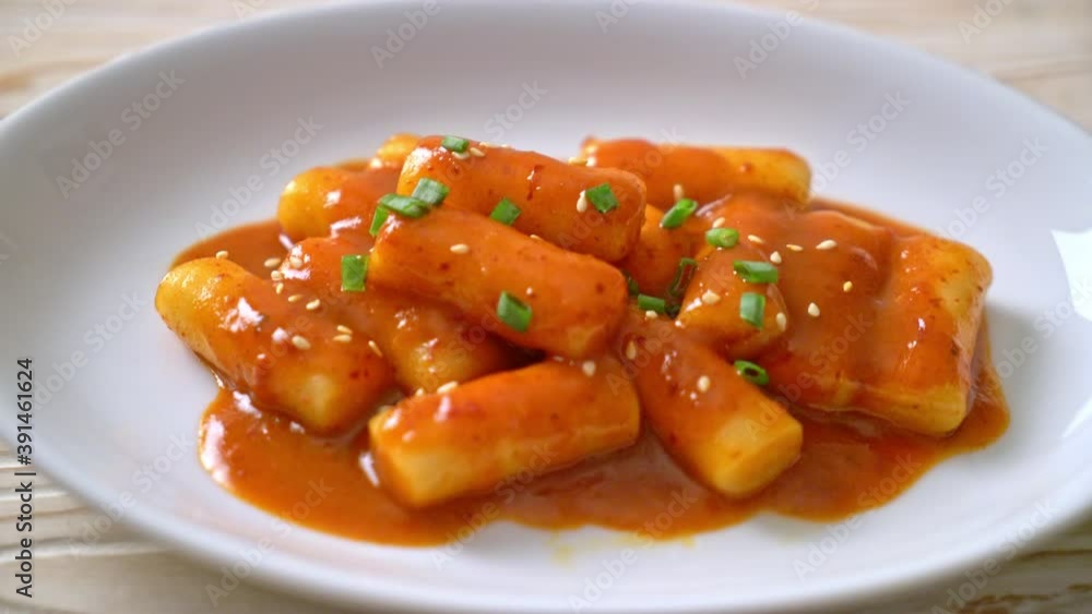 Korean rice cake stick in spicy sauce - Tteokbokki