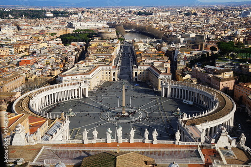 Ansicht von oben Panorama Luftbild von Rom mit St.  Petersplatz, Basilika - Italien © Franz Pfluegl