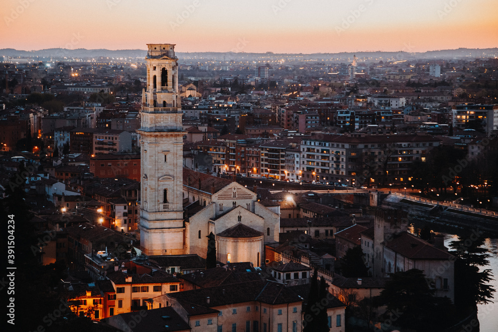 Italien - Verona - Stadt im Sonnenuntergang
