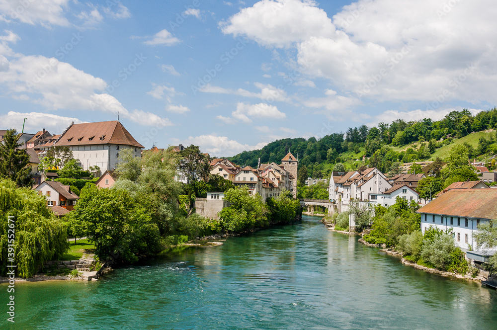 Brugg, Aare, Altstadt, Schwarzer Turm, Stadt, Steinbrücke, Brücke, Altstadthäuser, Hofstatt, Ringmauer, Salzhaus, Jurasüdfuss, Aargau, Nordwestschweiz, Sommer, Schweiz