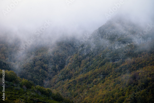 Low clouds cover the peaks of the Sierra de Oribio © Luis Vilanova