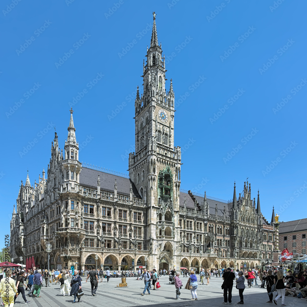 Naklejka premium New Town Hall on Marienplatz square of Munich, Germany