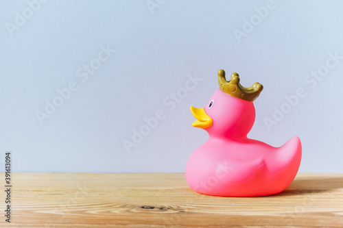 Pink duck rubber toy for kids for bathing