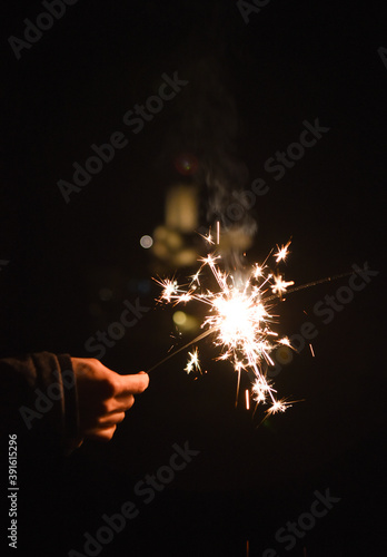 festa natale capodanno compleanno scintille fuochi artificio  photo