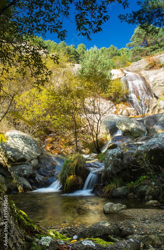 Cascada del Hornillo, Madrid. Paisaje otoñal, Ruta de senderismo.