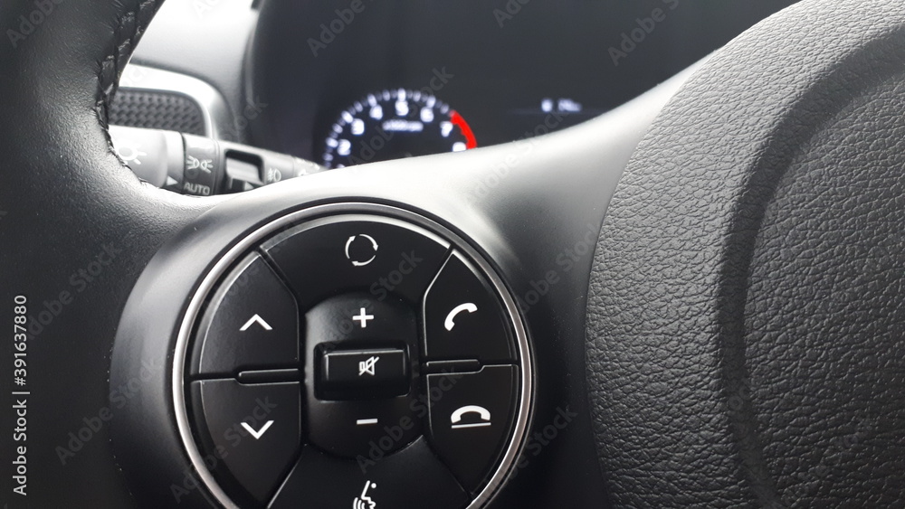 audio controls on steering wheel