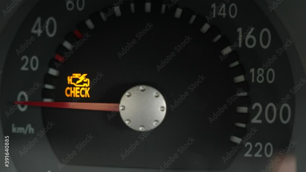 amber blinking engine failure indicator light Flashing engine management light Stock ビデオ Adobe