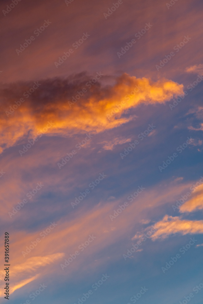Allassac (Corrèze, France) - Ciel nuageux au coucher du soleil