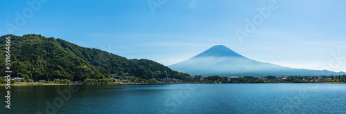 日本 山梨県、河口湖と富士山