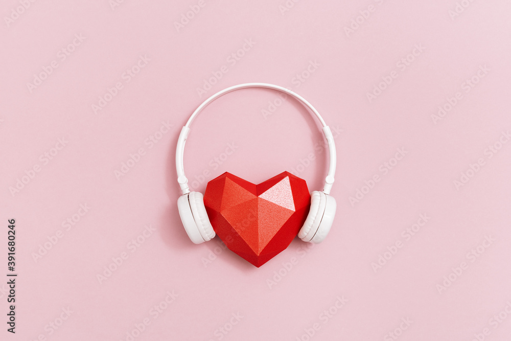 3d red paper heart in white headphones. Concept for music festivals, radio  stations, music lovers. Live with music. Minimal style. Stock 写真 | Adobe  Stock