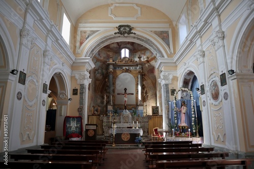 Castel Morrone - Interno della Chiesa dell Ave Gratia Plena