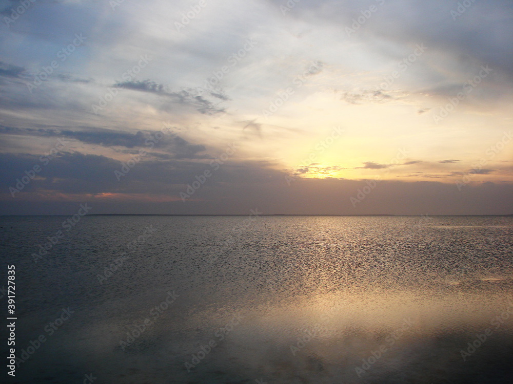 Late in the evening after sunset, nature never ceases to amaze with the variety of celestial colors reflected in the bays. Late in the evening after sunset, nature never ceases to amaze with the variety of celestial colors reflected in the bays.