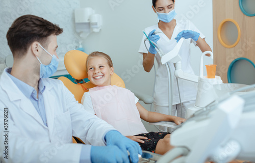 Fast and easy dental treatment with team