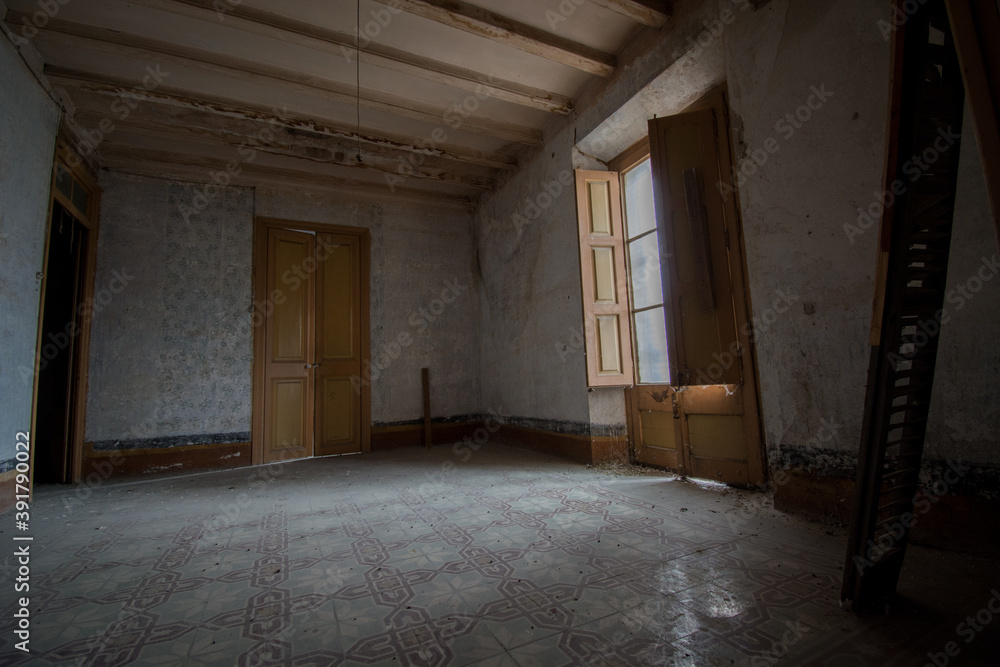 Fototapeta premium Urbex Casa Suelo Hidráulico