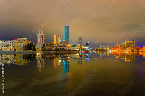 Night city near the City pond. © Сергей Лаврищев