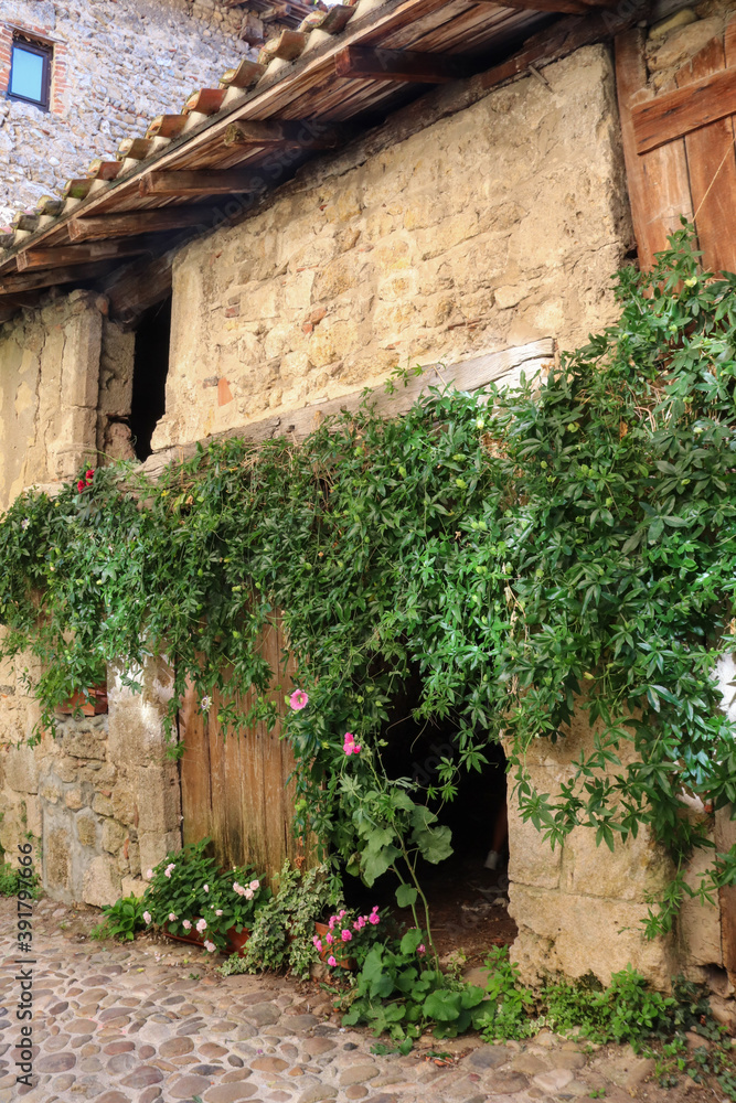 Auvergne-Rhône-Alpes - Ain - Pérouges - Village médiéval - Ancien grenier à sel
