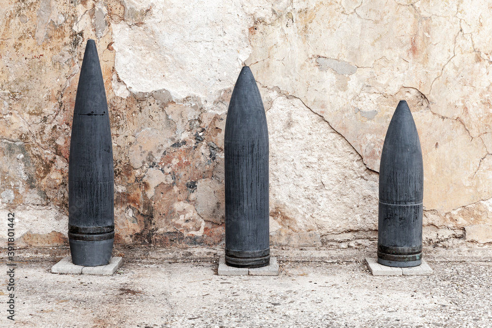Dark large caliber artillery ammunition - obrazy, fototapety, plakaty 