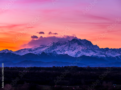 Fototapeta Naklejka Na Ścianę i Meble -  The Monte Rosa chain at sunset