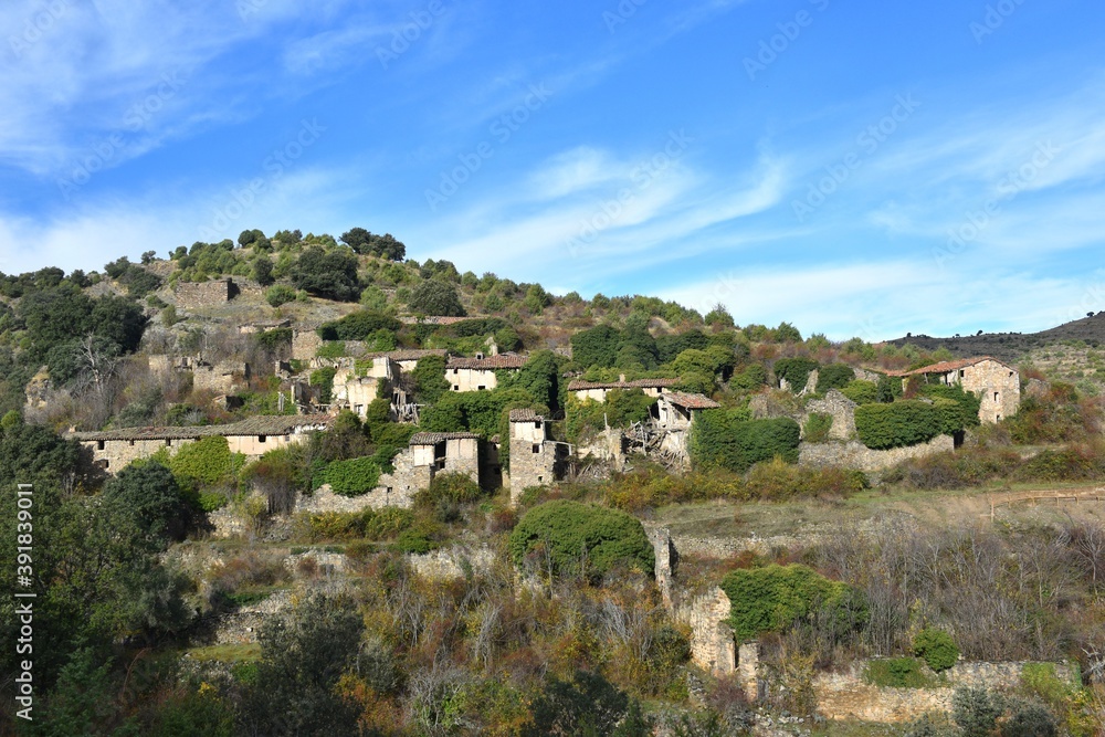Valdevigas, abandoned village in La Rioja.