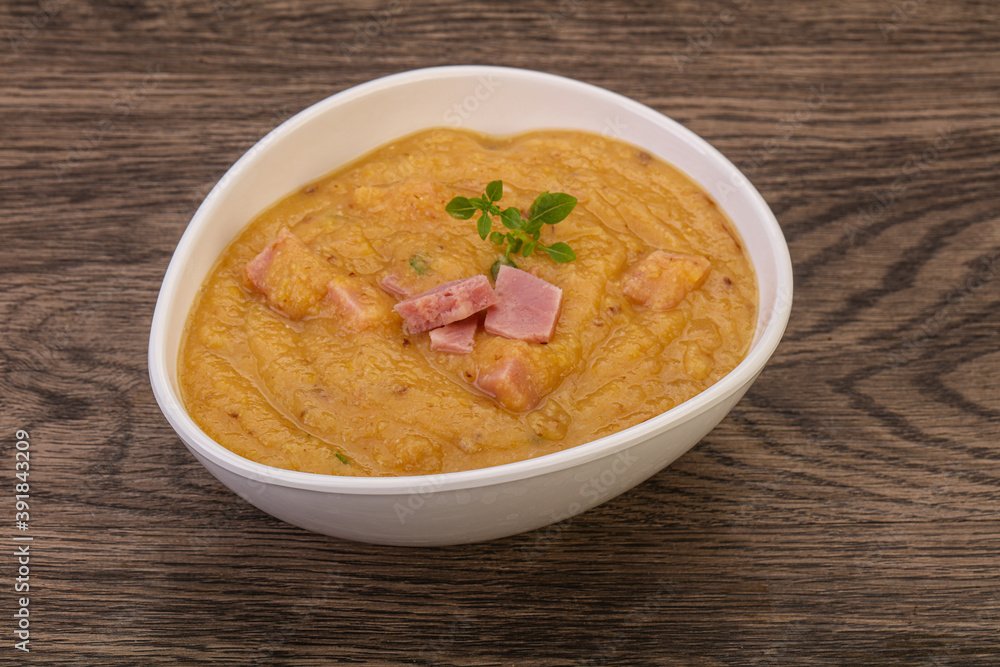 Peas cream soup with smoked ribs Peas cream soup with smoked ribs